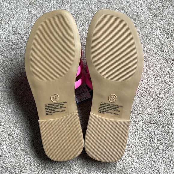 NWT pink and tan slide in sandals 🩴 - Picture 3 of 3
